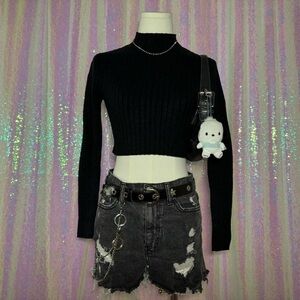 black thick ribbed cropped mockneck